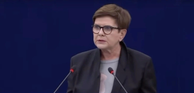 Szydło: Teraz Trzaskowski opowiada bajeczki Polakom, a za chwilę będzie się ściskał z von der Leyen