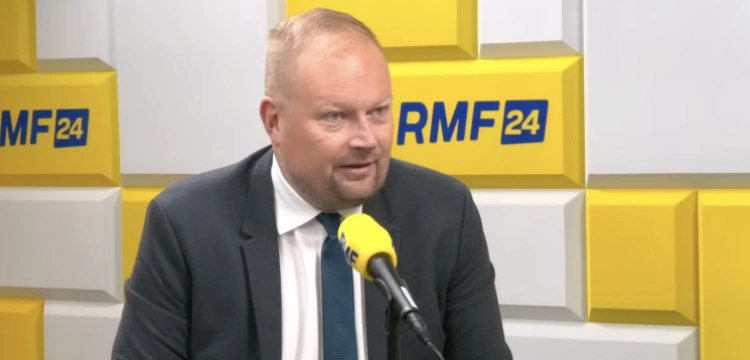 Zembaczyński atakuje Ziobrę i określa unijne państwo… reżimem