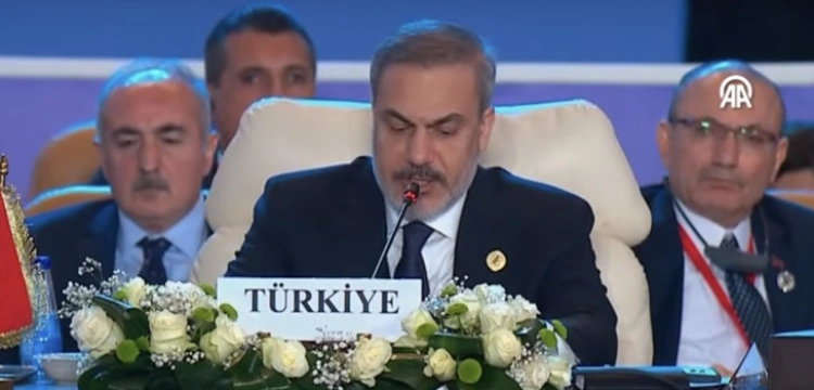 „To punk zwrotny w historii”. Szef MSZ Turcji o III wojnie światowej