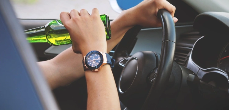 Konfiskata auta za jazdę na „podwójnym gazie”. Resort Bodnara już zapowiedział złagodzenie przepisów