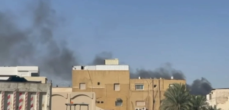 Kuwejt. Dym w rejonie ambasady USA po irańskich uderzeniach odwetowych