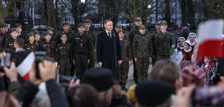 Prezydent przestrzega: Rodziny oprawców komunistycznych nie powinny „pchać się na afisz”