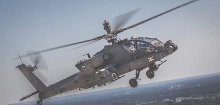 Szef MON informuje o szkoleniach polskich pilotów na Apache’ach w USA