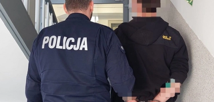 Cela Plus! Znęcał się nad babcią i groził jej śmiercią. Został ujęty