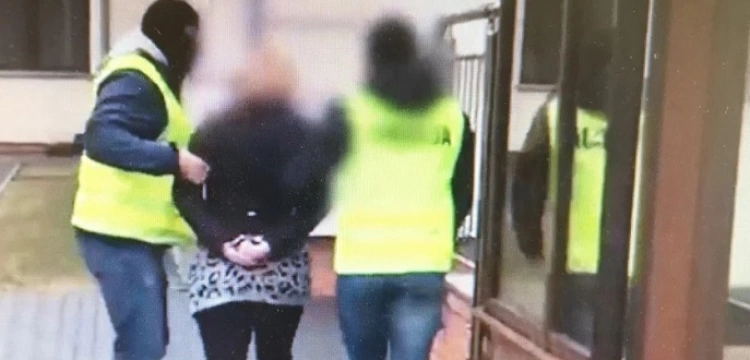 Cela plus! Kasjerka podrobiła ponad 3 000 podpisów!