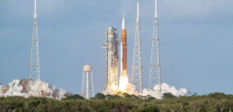 Polecieli! Misja Artemis II zmierza w kierunku księżyca – pierwszy raz od ponad pół wieku