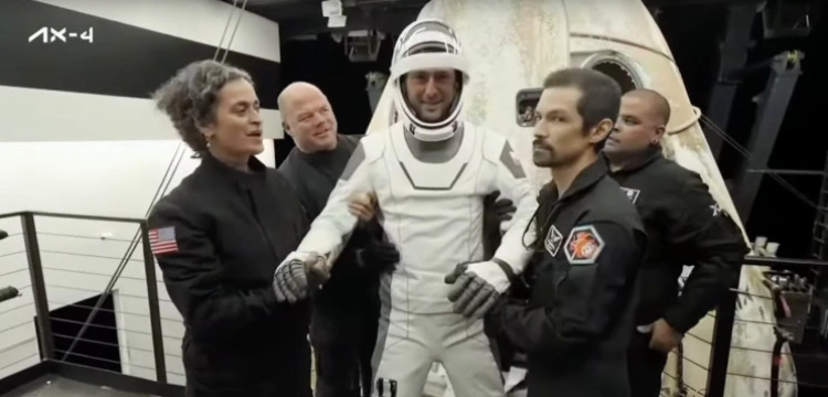 Koniec misji Uznańskiego-Wiśniewskiego. Polski astronauta wrócił na Ziemię