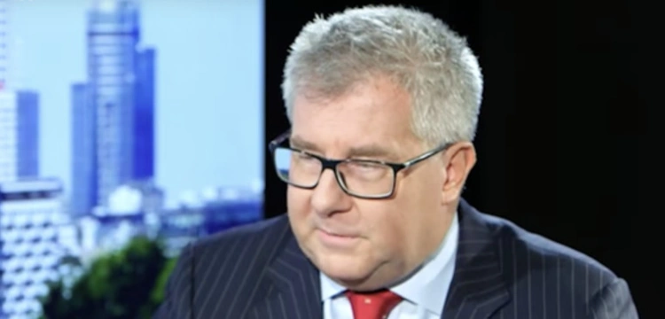 Przemysław Czarnecki: Zrobili cyrk na lotnisku, żeby było głośno