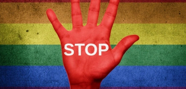 USA. Katolicy nie mogą adoptować dzieci, bo ich wiara „szkodzi dzieciom LGBT”