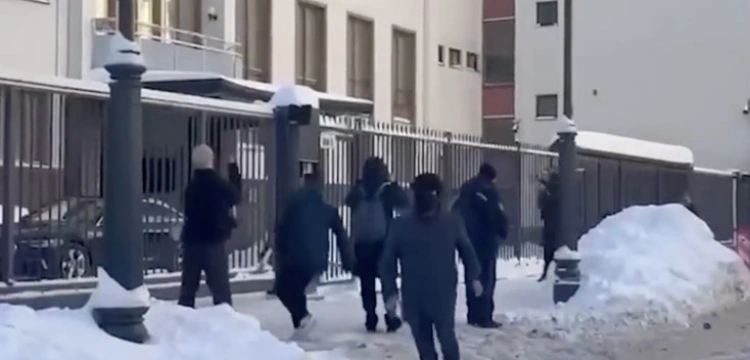 Moskwa. Zamaskowani mężczyźni napadli na ambasadę Finlandii