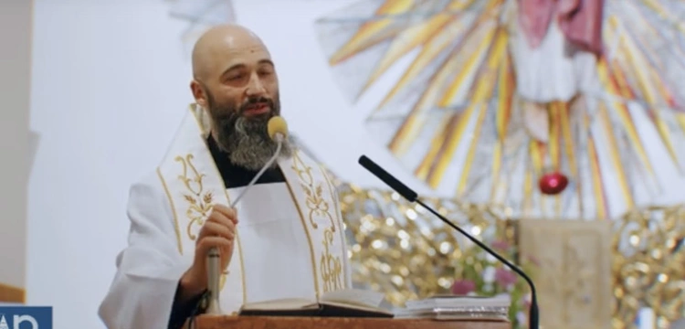 Przedłużyła areszt ks. Olszewskiemu. Teraz sędzia Wójcik awansowała