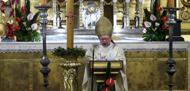 16. rocznica Katastrofy Smoleńskiej. Kard. Ryś: Spadła na nas noc, ból, dramat, niedowierzanie