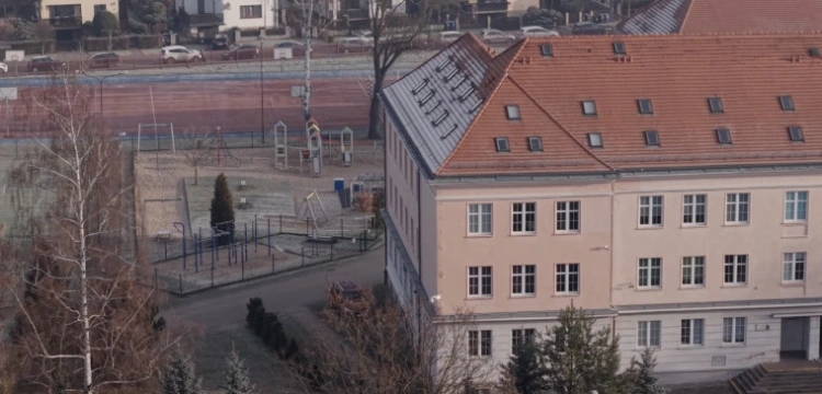 Zabójstwo w Jeleniej Górze. Media: Zdarzenie widział 10-latek