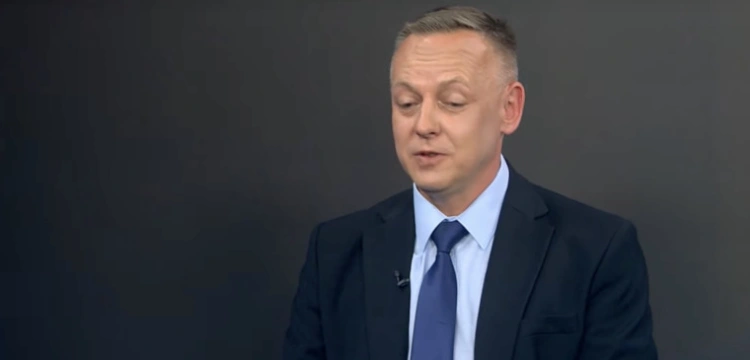 „Brał udział w wojnie hybyrdowej”. Prokuratura o dowodach przeciwko Szmydtowi