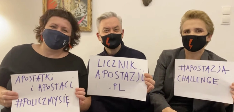 Uruchomiła „licznik apostazji”. Teraz Scheuring-Wielgus mieni się… katoliczką