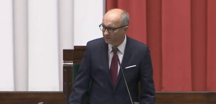 Co z krzyżem w Sejmie? Nowy marszałek zabrał głos