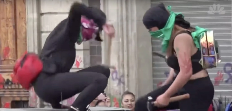 Dla uczczenia Dnia Kobiet feministki w Ameryce Łacińskiej… dewastowały kościoły