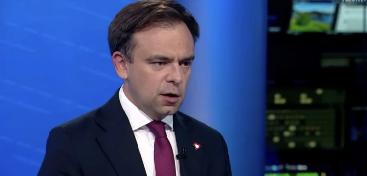 Ogromna afera wokół KPO, a minister finansów… atakuje opozycje