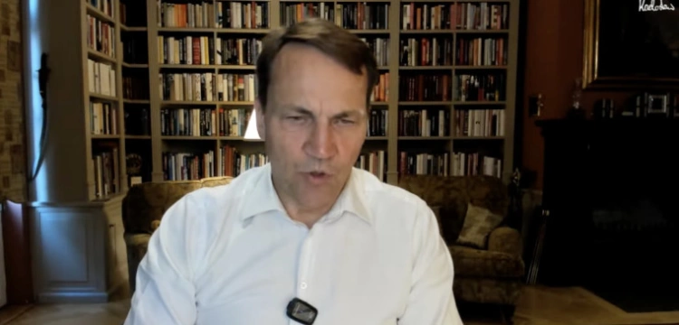 Sikorski: Polska ma obowiązek zestrzeliwać rosyjskie pociski