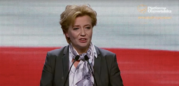 Dyrektor straciła pracę, bo… wyremontowała szkołę za pieniądze od PiS?