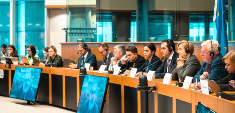 Tatarzy krymscy po lutym 2022 r. Opowieści z okupowanego Krymu