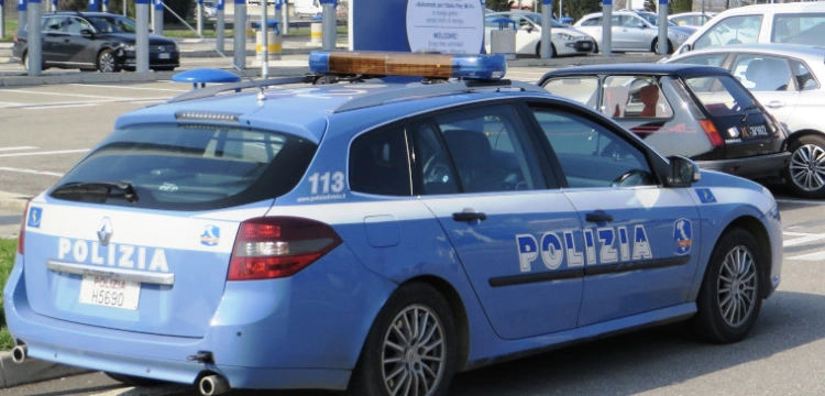 Imigrant zadźgał kolegę z klasy. Odpowiedź lewicy – potrzeba… więcej edukacji seksualnej