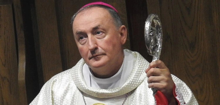 Transkrypcja aktów „małżeństw” homoseksualnych. Bp Jeż zwrócił się do samorządowców