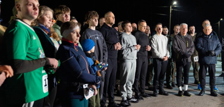Nocny bieg na cześć Wyklętych. Do mieszkańców dołączył prezydent