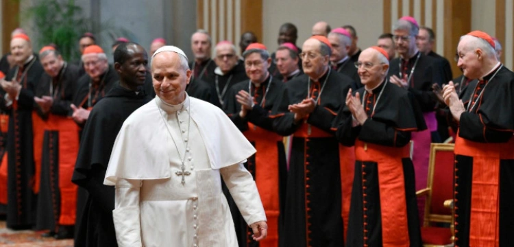 Papież wygłosił przemówienie do Kurii Rzymskiej. Wezwał do osobistego nawrócenia