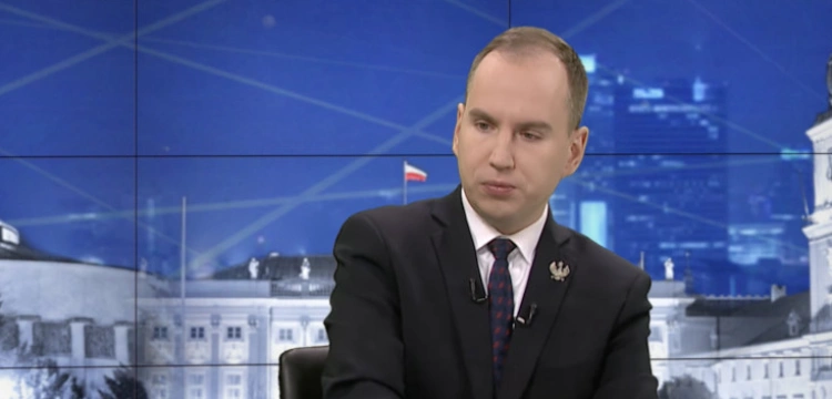 Prezydencki minister usłyszał zarzuty. „Bajeczka wyssana z palca”
