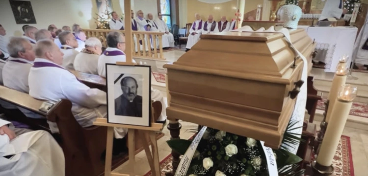 Ostatnie pożegnanie ks. Isakowicza-Zaleskiego. Ważna obietnica nad trumną kapłana