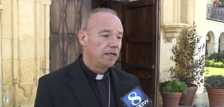 Celebrował „Mszę LGBT+”. Leon XIV awansował kontrowersyjnego biskupa