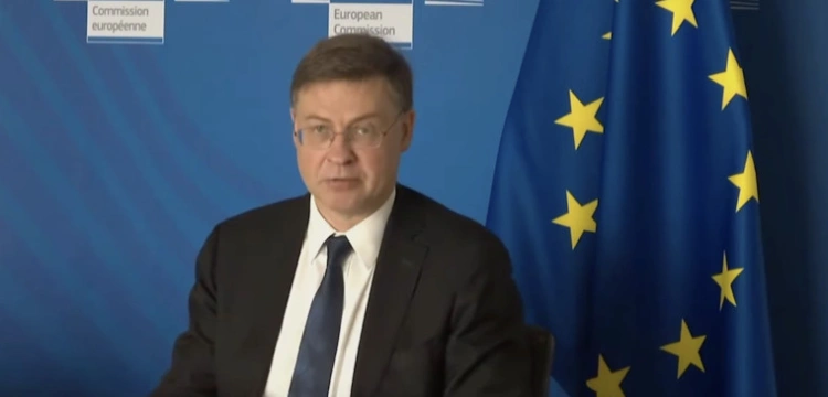 Unijny komisarz uderza w polski rząd. „Muszą pokazać, że chcą coś zrobić”