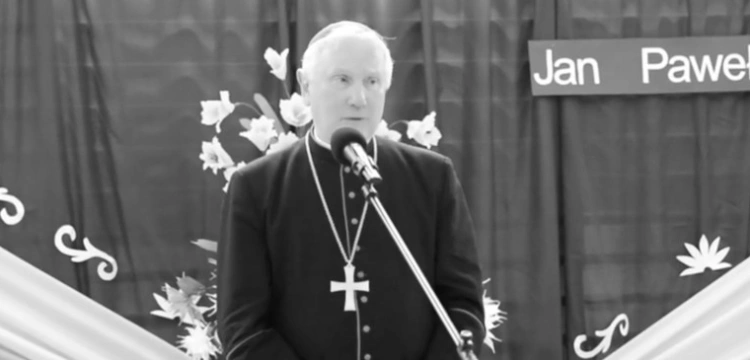 Abp Edward Ozorowski odszedł do Domu Ojca