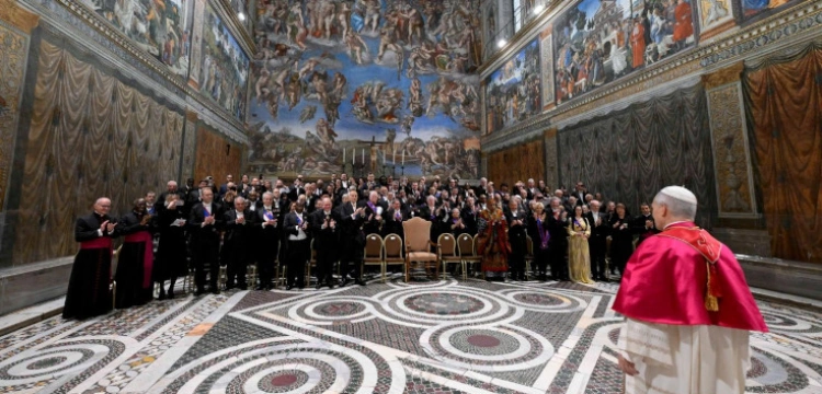 „Orwellowski język”. Leon XIV: Na Zachodzie kruszy się wolność słowa