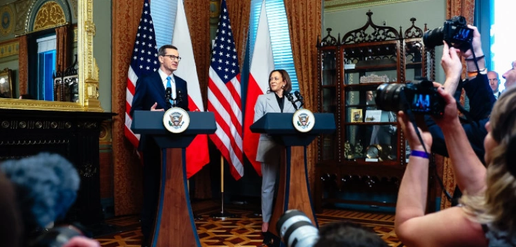 Premier spotkał się z Kamalą Harris. Mocne nawiązanie do słów Macrona