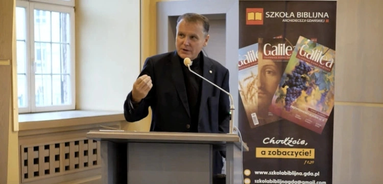 Ks. prof. Maciej Bała dla Frondy: Chrześcijaństwo nie schodzi do podziemi!