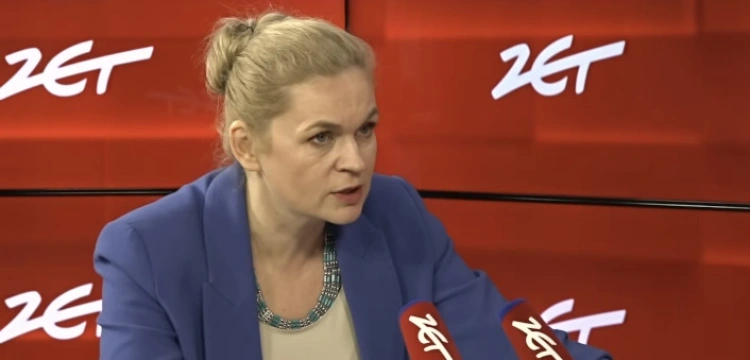 Cięcia w programie nauczania i zamieszanie wokół podręczników