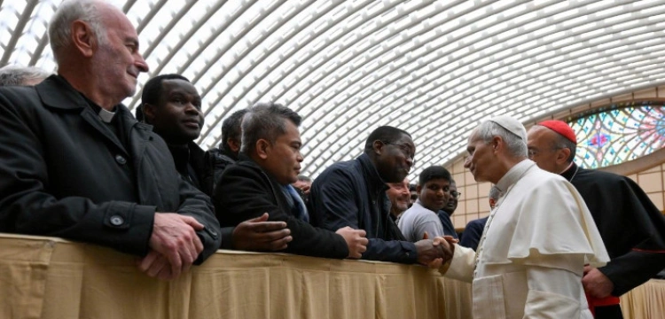 Papież do księży: Ludzie chcą zobaczyć naszą wiarę