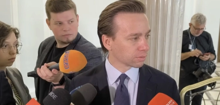 Incydent przed siedzibą PO. Bosak: To może być prowokacja