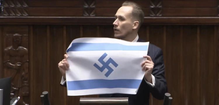 Poseł Konfederacji z flagą Izraela i swastyką w Sejmie. Reaguje ambasada Izraela