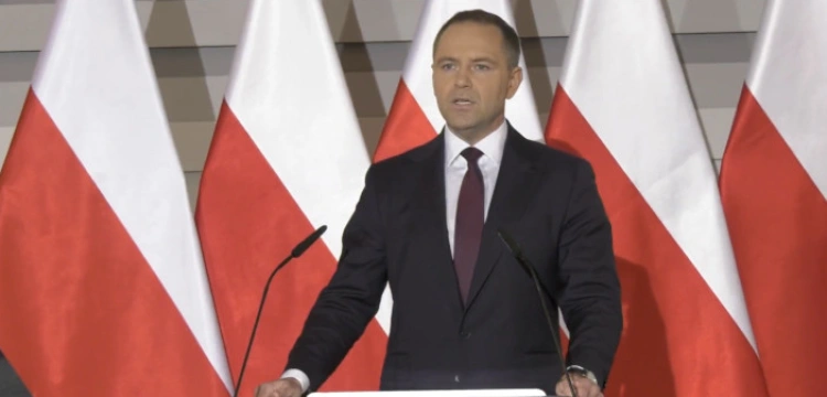 „Zło trzeba zwyciężać dobrem”. Nawrocki przekazuje mieszkanie organizacji charytatywnej!