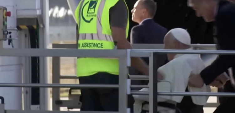 Franciszek wyrusza w najdłuższą podróż pontyfikatu. „Przyniesie bliskość oraz pokój”