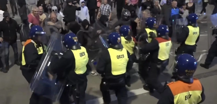 „Wielka Brytania jest oficjalnie dyktaturą”. Burza po szokującym komunikacie brytyjskich służb