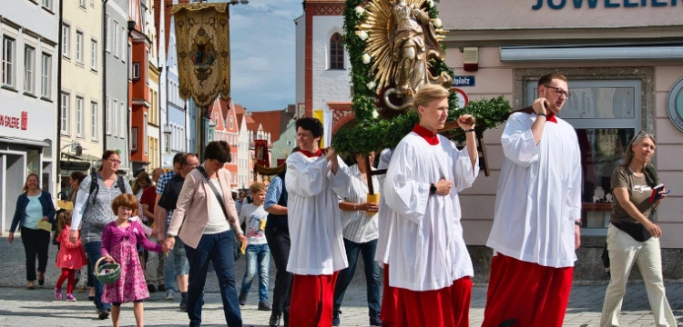 „Kto się Mnie wyprze wobec ludzi, tego wyprę się i Ja”