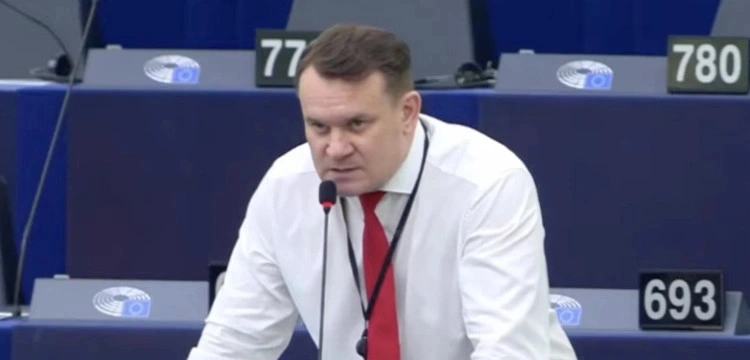 Za ile można sobie „kupić” rezolucję w PE? Dominik Tarczyński ujawnia kwoty