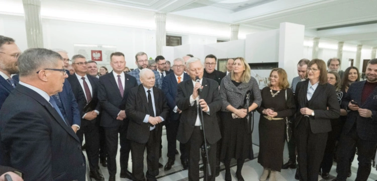 Nietypowa wystawa w Sejmie. Swoje prace pokazał poseł Marek Suski