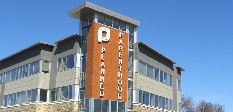 Gigant aborcyjny zamyka 4 placówki w stanie Nowy Jork