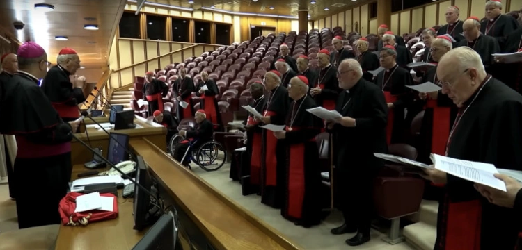Kurialista próbował manipulować kardynałami z peryferii?