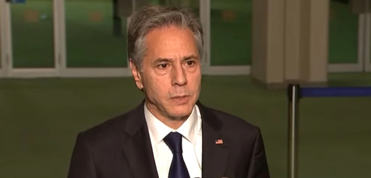 Waszyngton jest zaniepokojony. Blinken: Rosja sięga po tarczę nuklearną